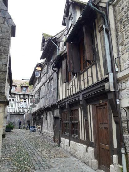 La Fleur D Honfleur Avec Son Parking Apartamento Exterior foto