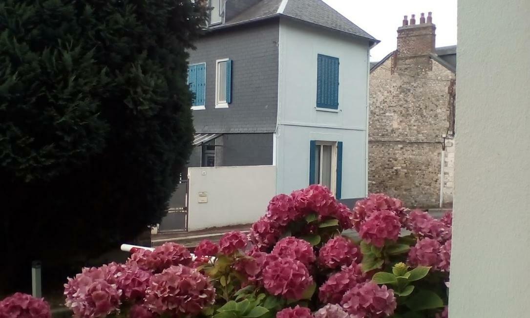 La Fleur D Honfleur Avec Son Parking Apartamento Exterior foto